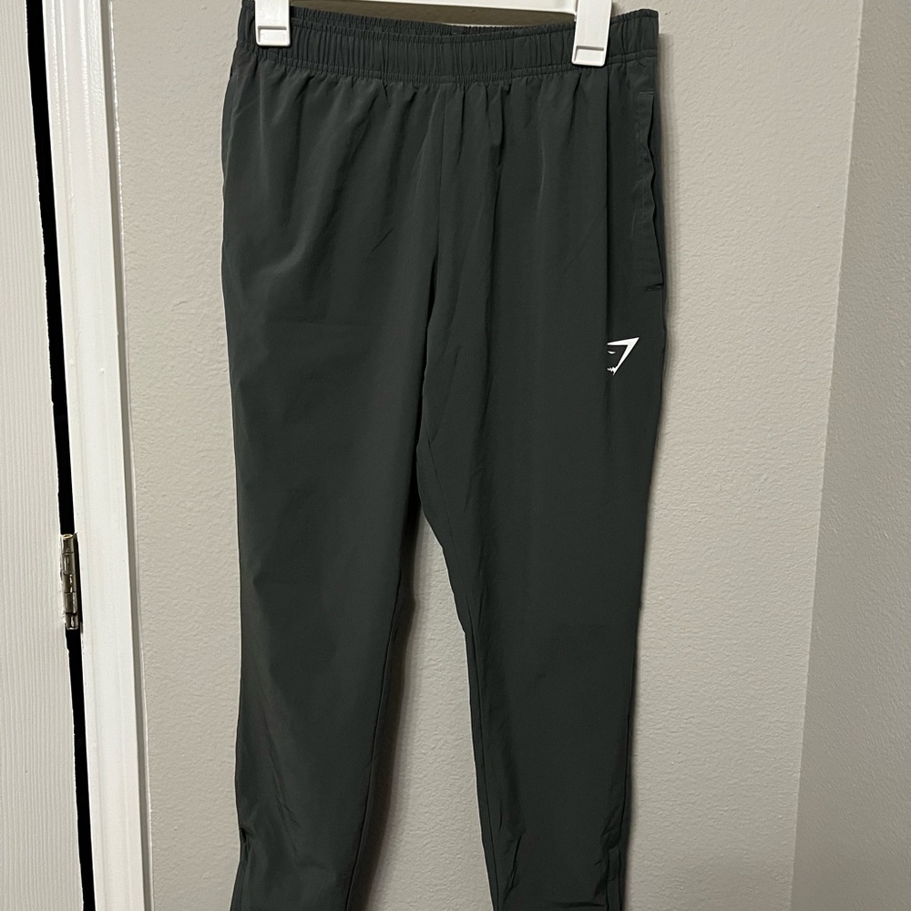 Gymshark Mens wind pants size small